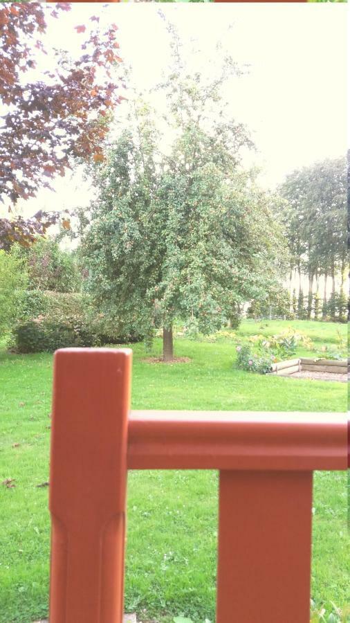 Roulotte Gabi Hotel Rouville  Bagian luar foto